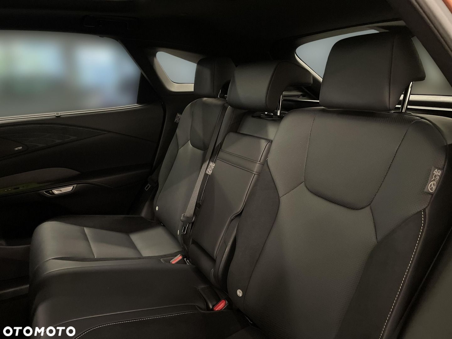 Lexus RX - 16