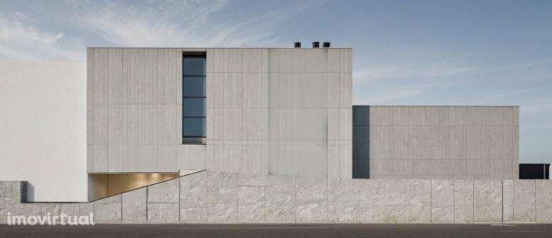 Prédio 7 Apartamentos c/ Licença Pagamento - Grande imagem: 4/17