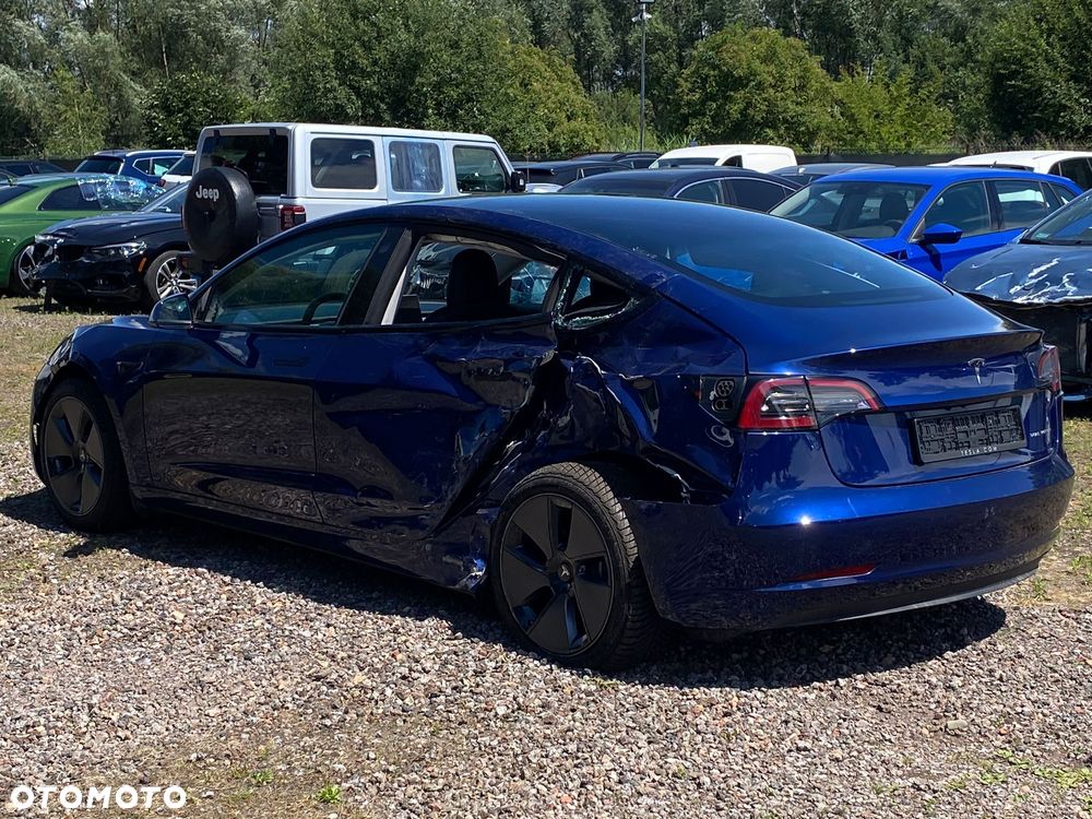 Tesla Model 3 - 8