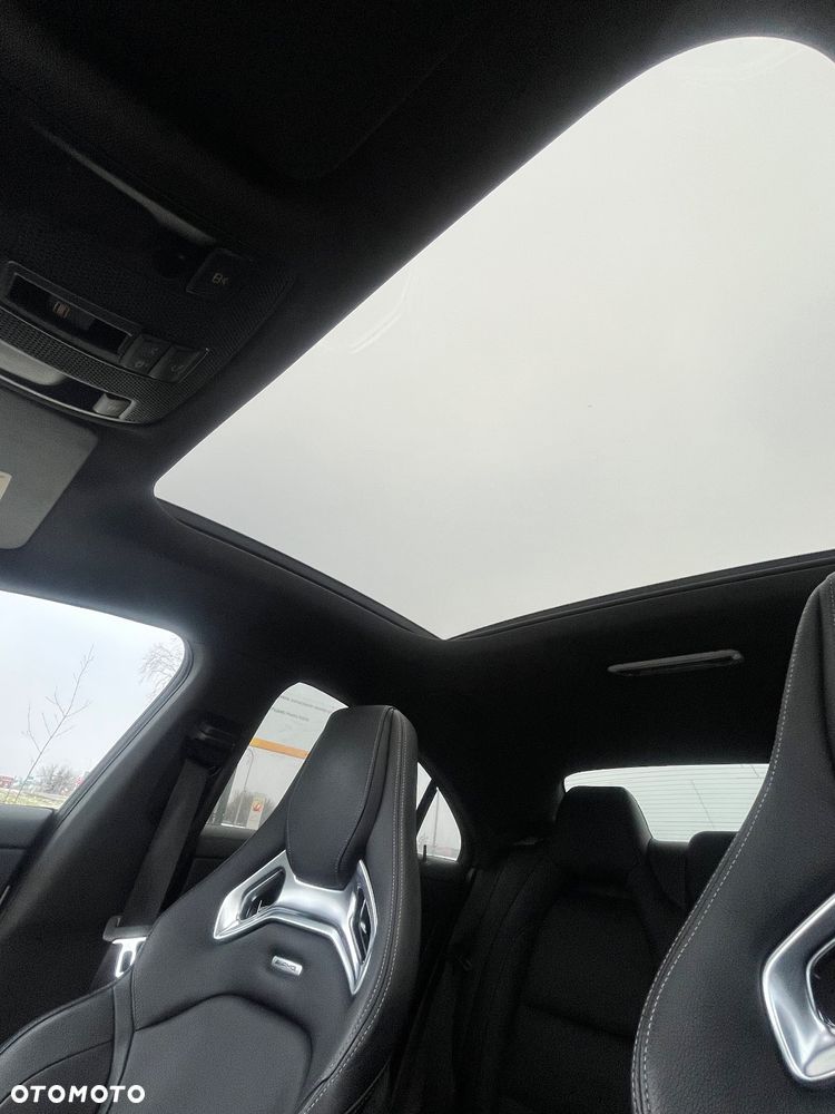 Mercedes-Benz CLA 45 AMG 4Matic 7G-DCT - 18