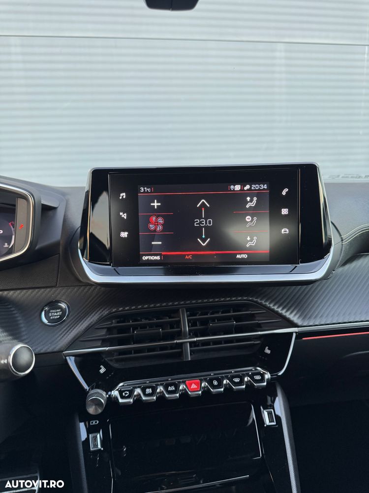 Peugeot 2008 PureTech 130 EAT8 GT - 9