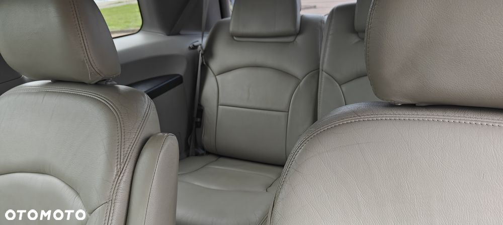 Mitsubishi Grandis 2.4 Intense - 10