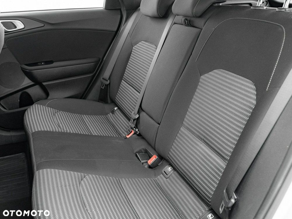 Kia Ceed 1.5 T-GDI M - 28