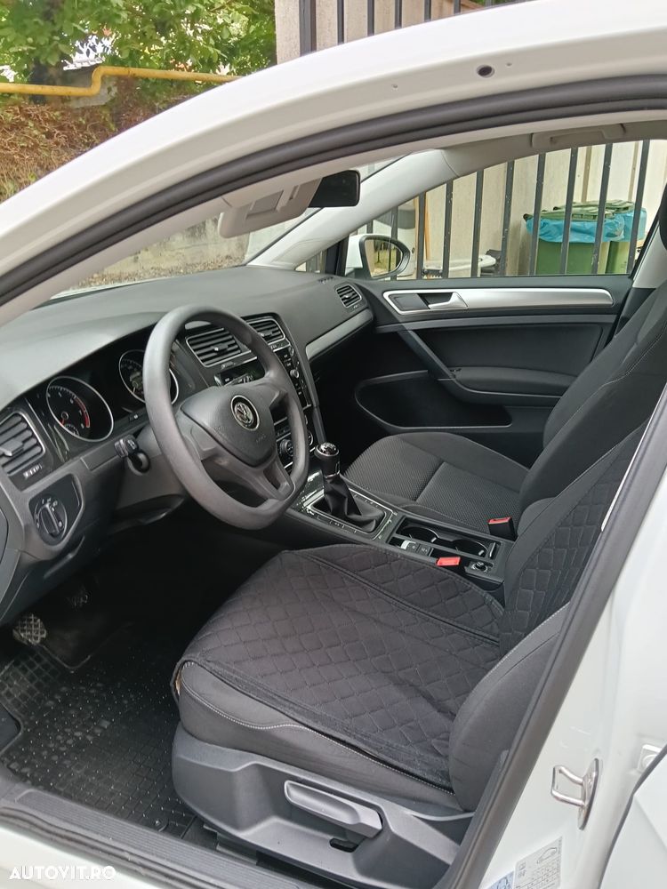 Volkswagen Golf - 9