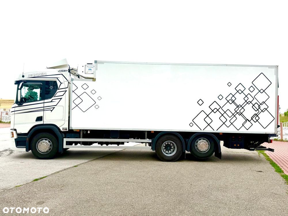 Scania SCANIA R410 / CHŁODNIA / 2020 /  WINDA / BEZ EGR  / TRZECIA OŚ PODNOSZONA ORAZ SKRĘTNA / SPROWADZONY / SYPIALKA / AUTOMAT / 19 PALET / E6 / STAN BARDZO DOBRY - 12
