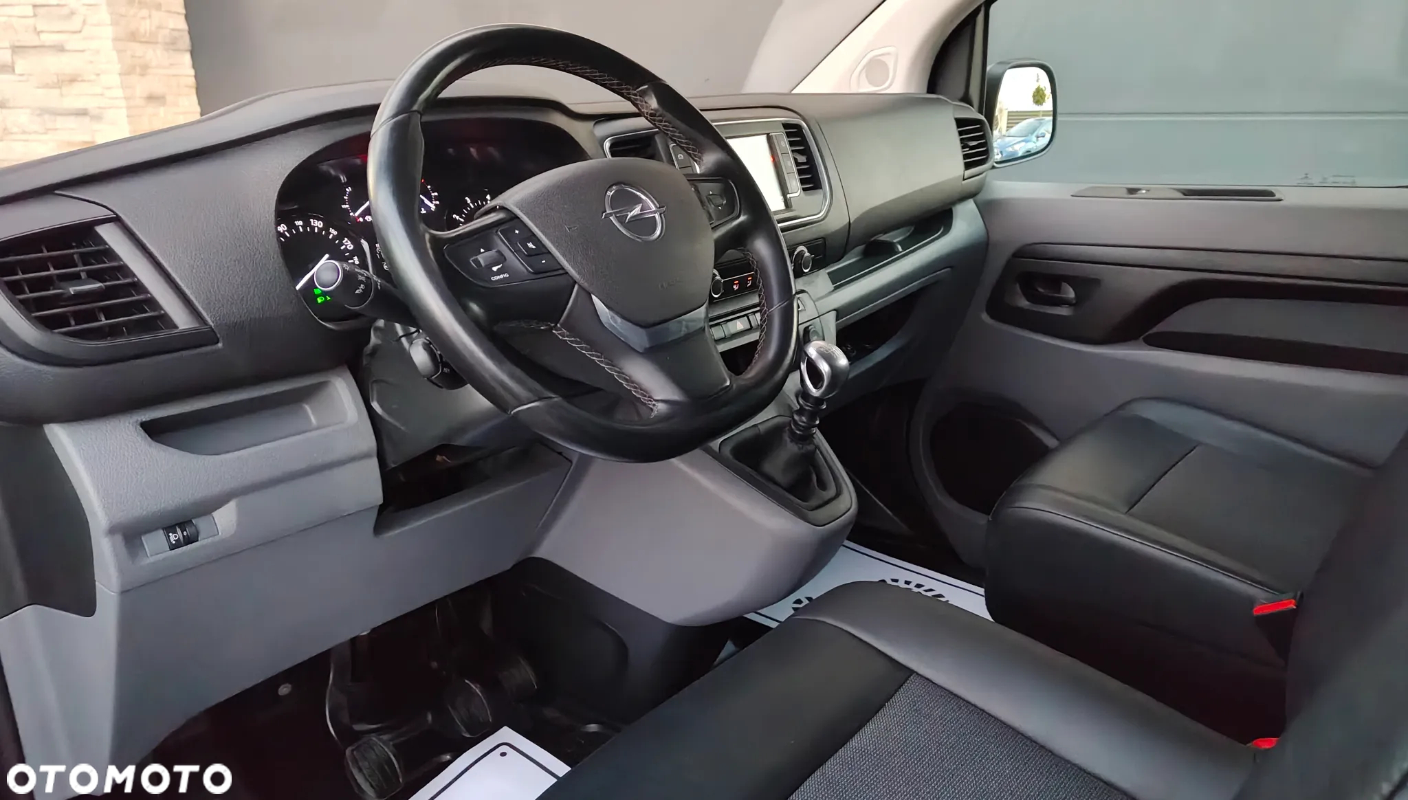 Opel VIVARO - 16
