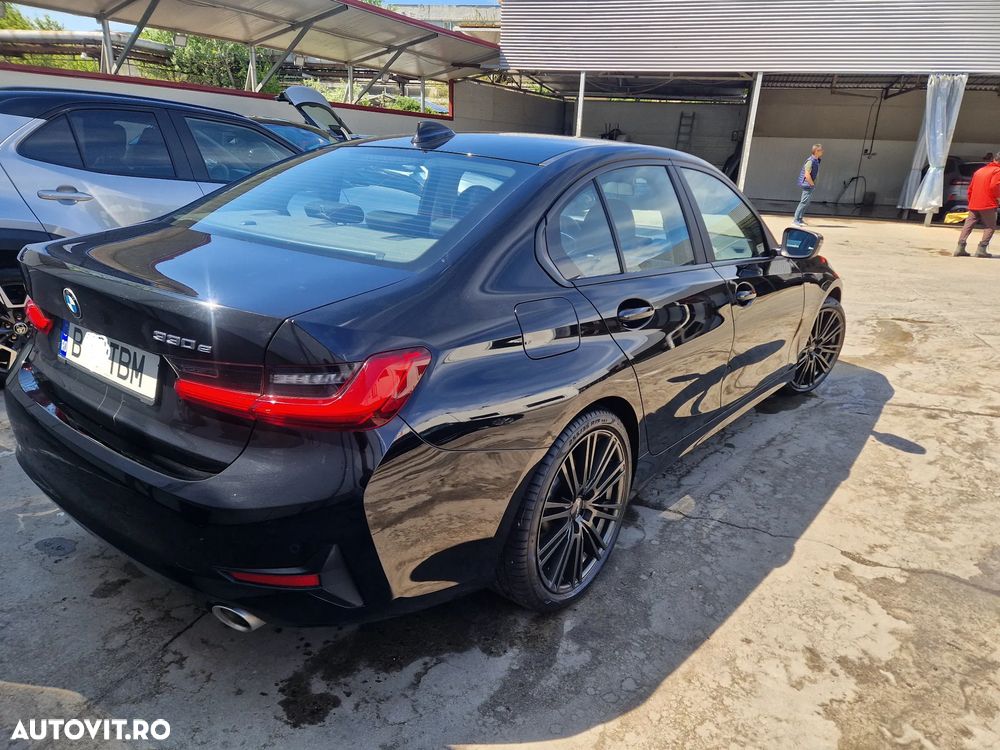 BMW Seria 3 330e Aut. Advantage - 1