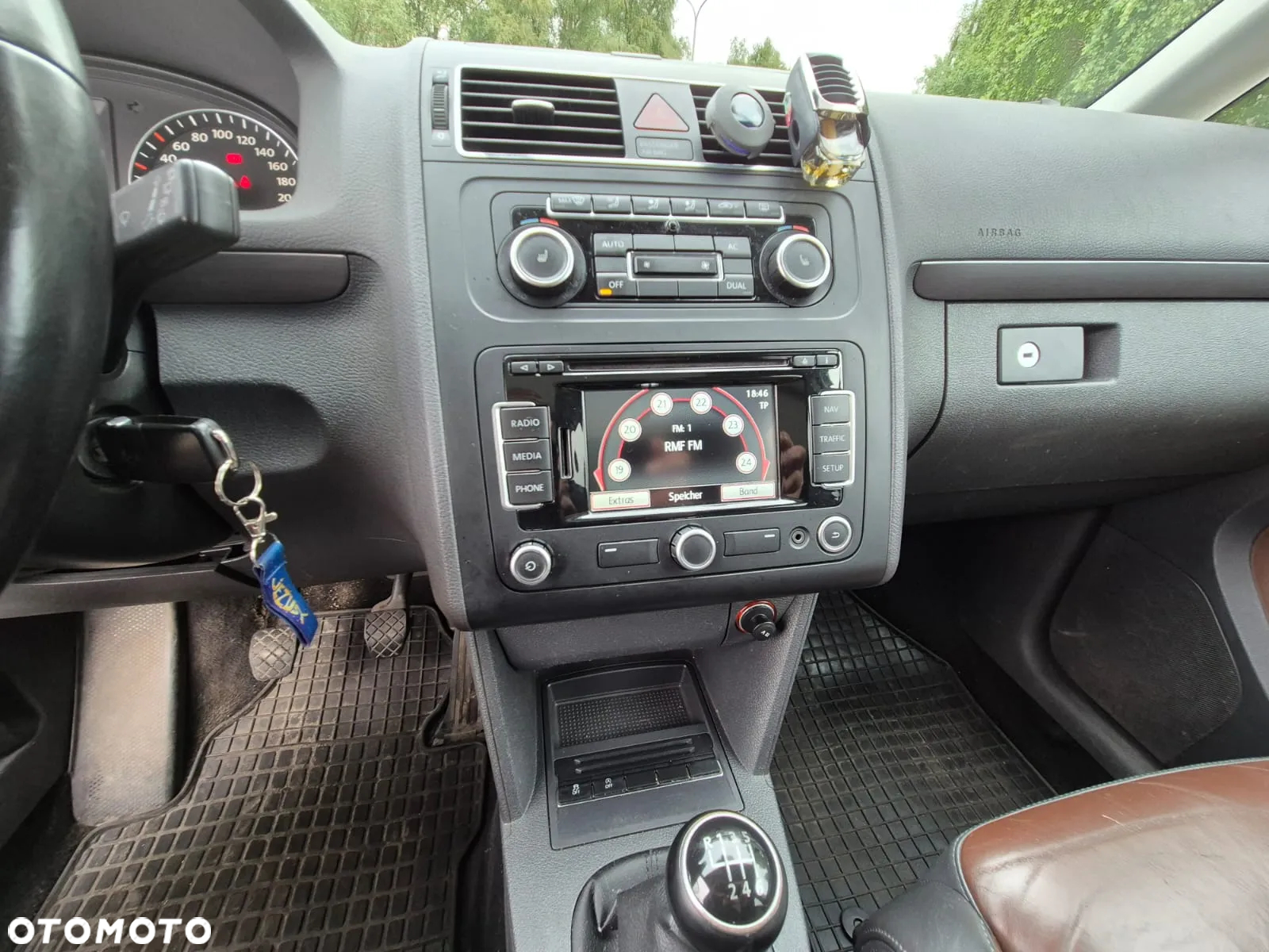 Volkswagen Touran 1.2 TSI BlueMot Comfortline - 18