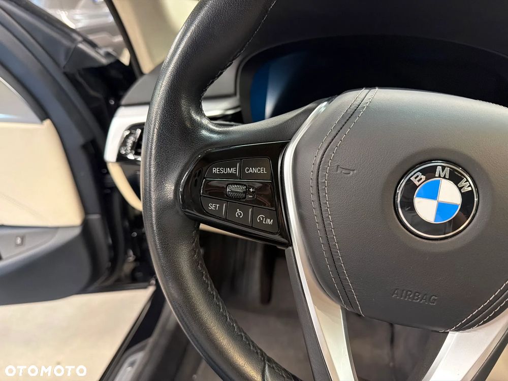 BMW Seria 5 520d MHEV - 17