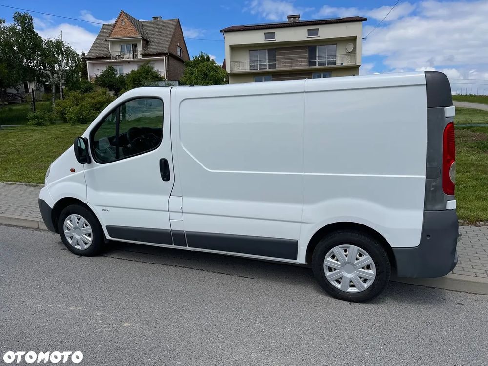 Opel Vivaro - 11