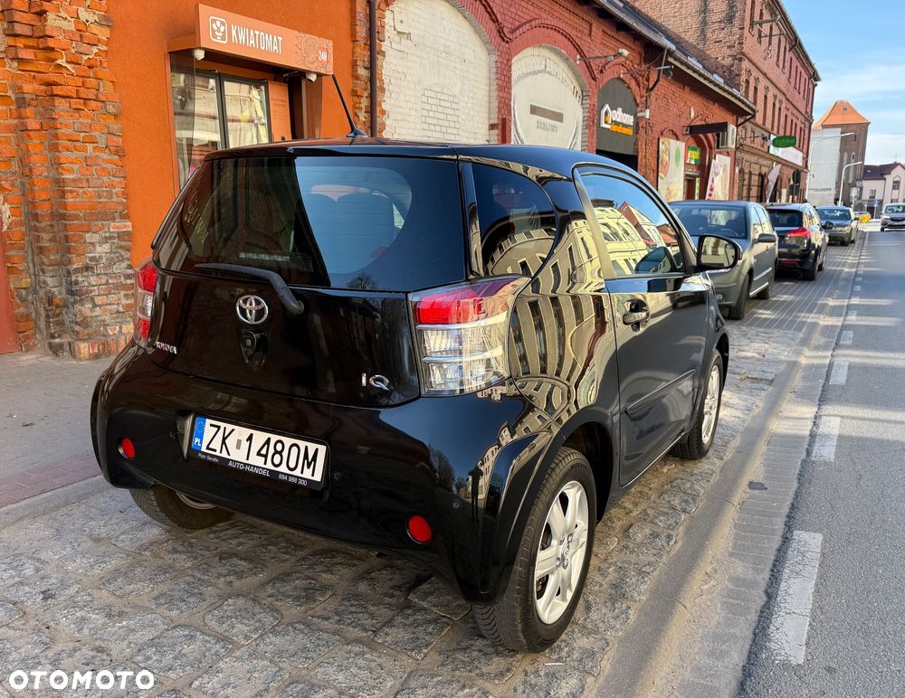 Toyota iQ - 39