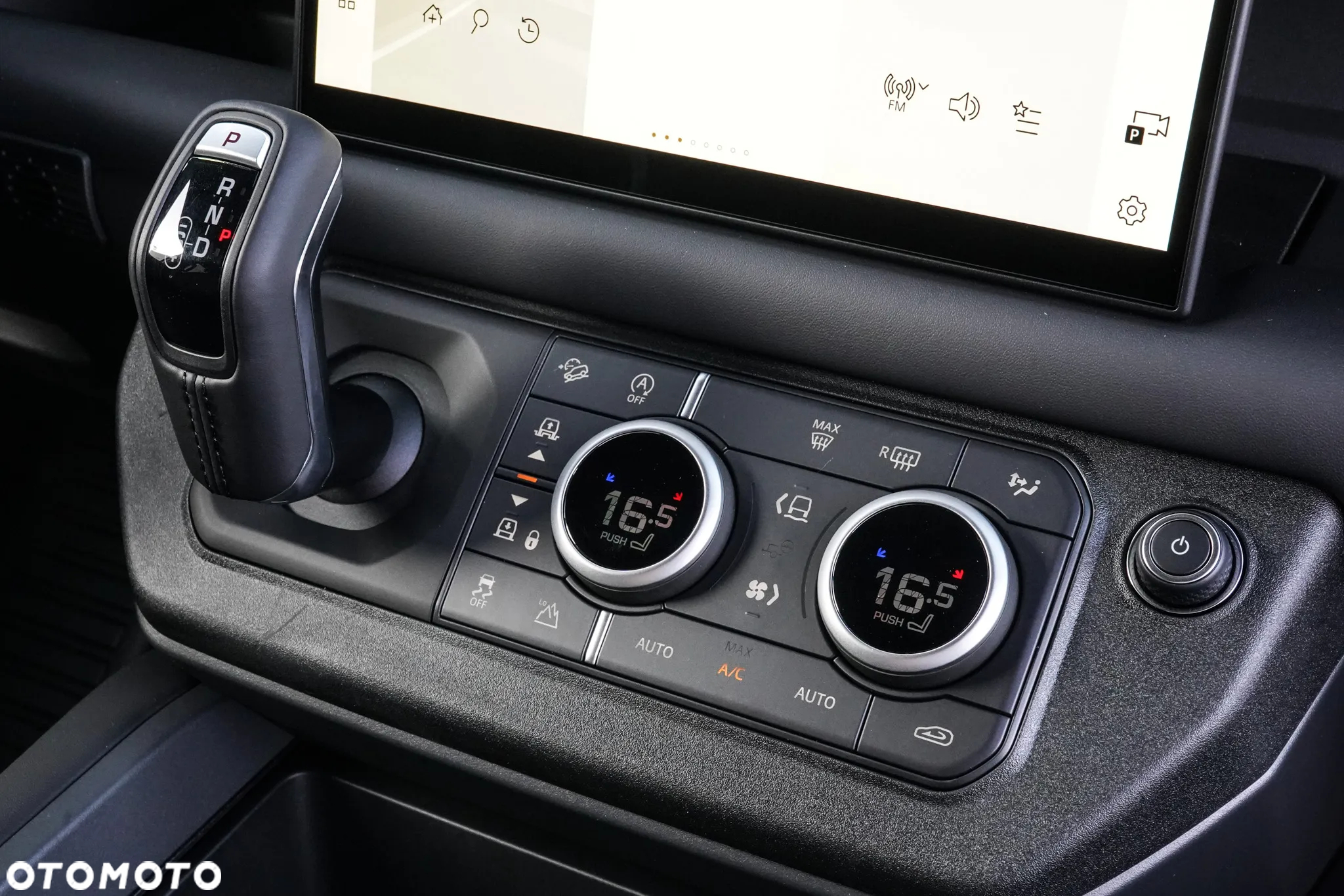 Land Rover Defender - 14