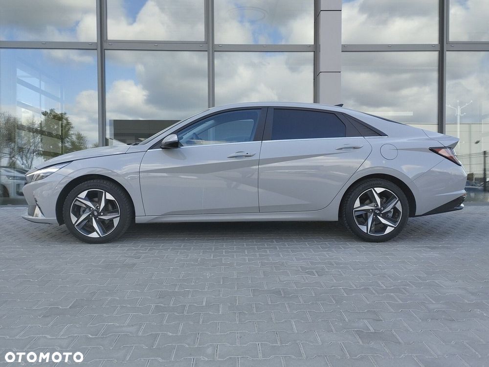 Hyundai Elantra 1.6 Executive CVT - 4