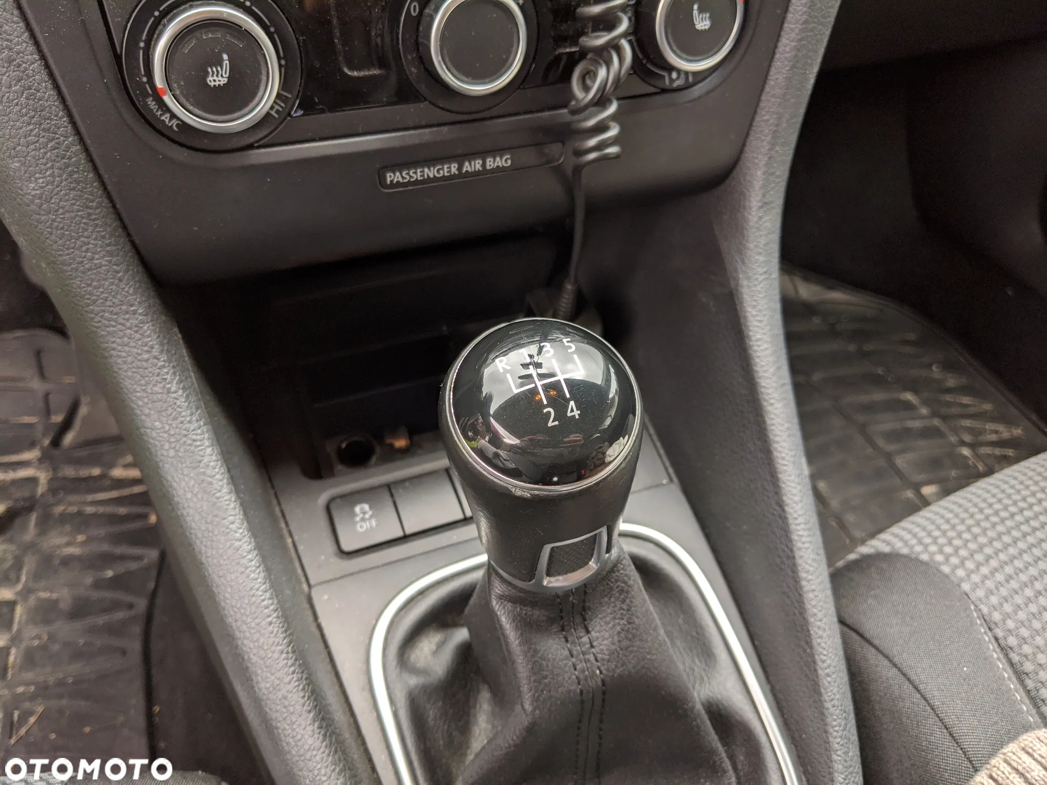 Volkswagen Golf - 14