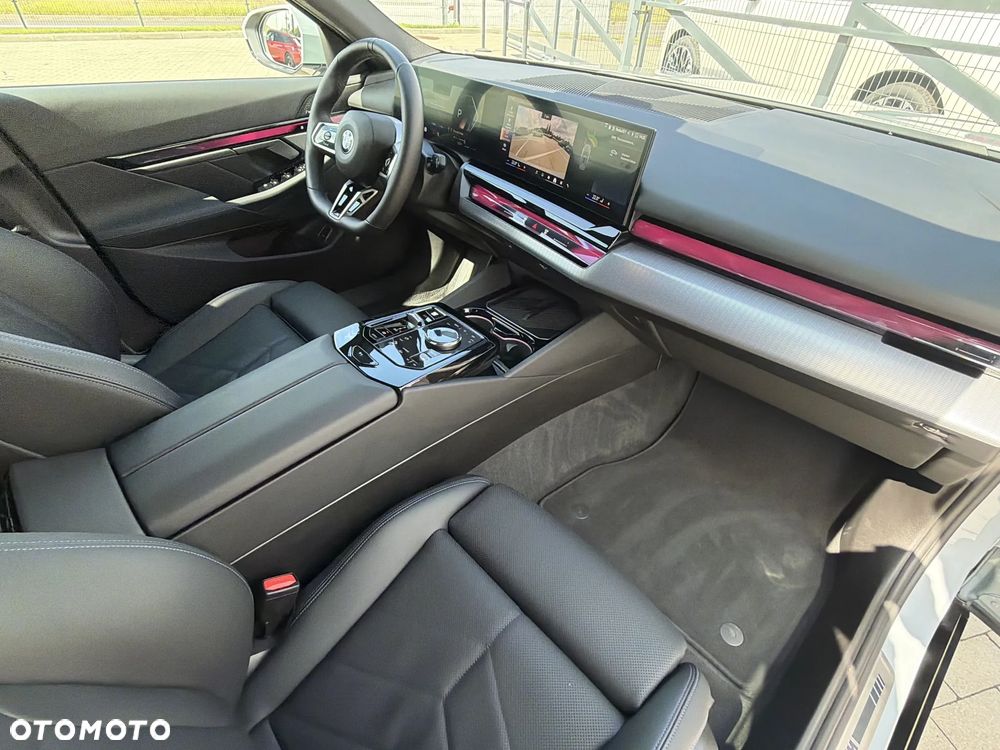 BMW Seria 5 520d xDrive mHEV M Sport - 14