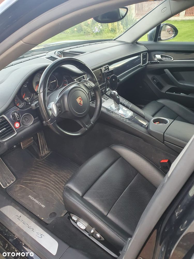 Porsche Panamera 4S - 8