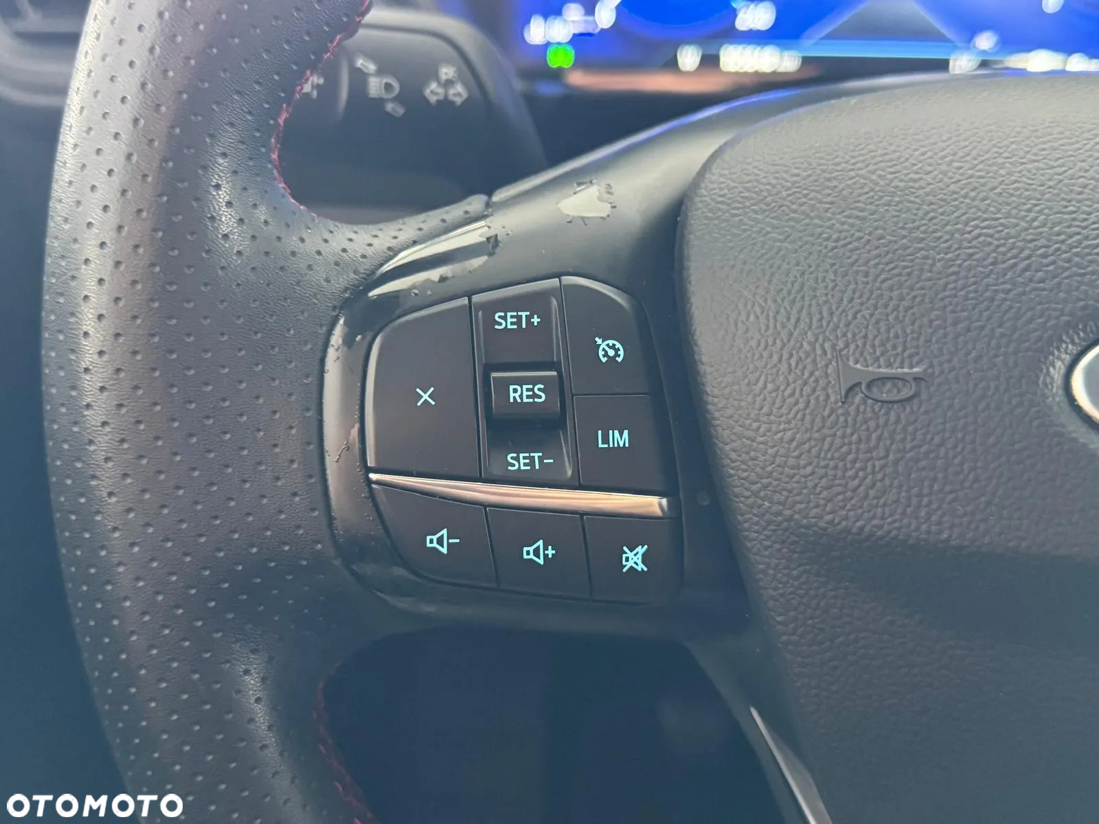 Ford Kuga - 25