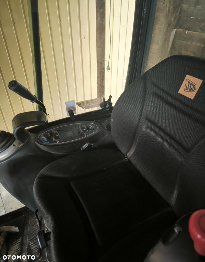 JCB 8018 - 4