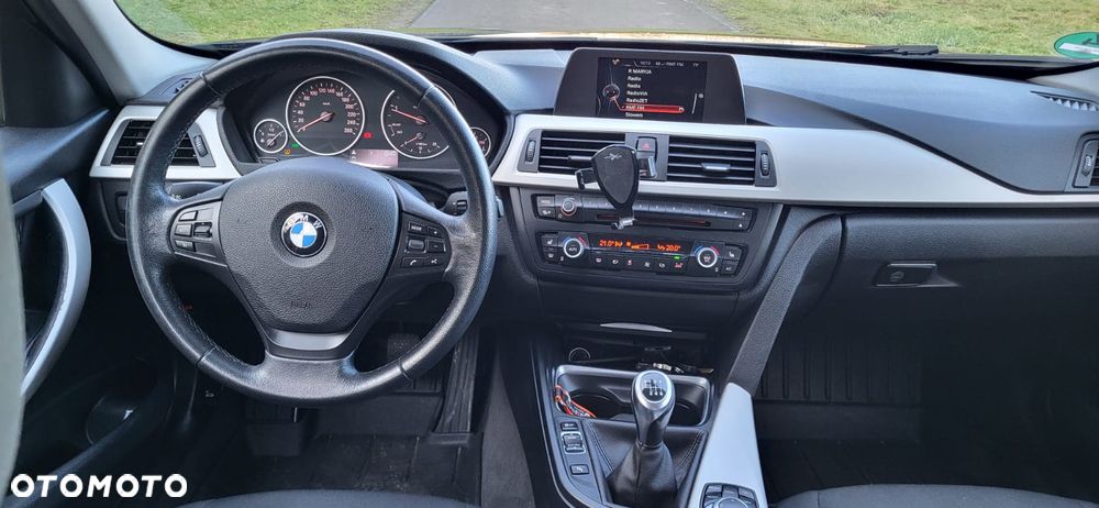 BMW Seria 3 318d Blue Performance Luxury Line - 6