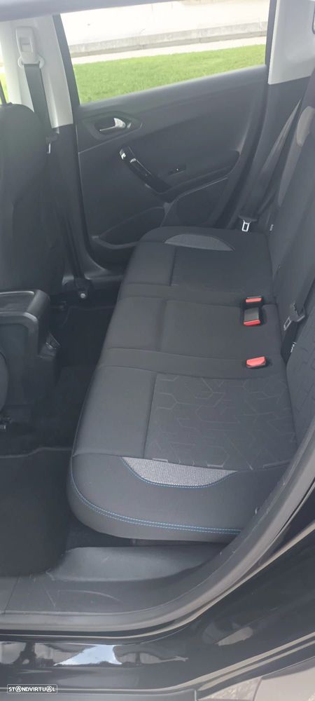 Peugeot 2008 - 4