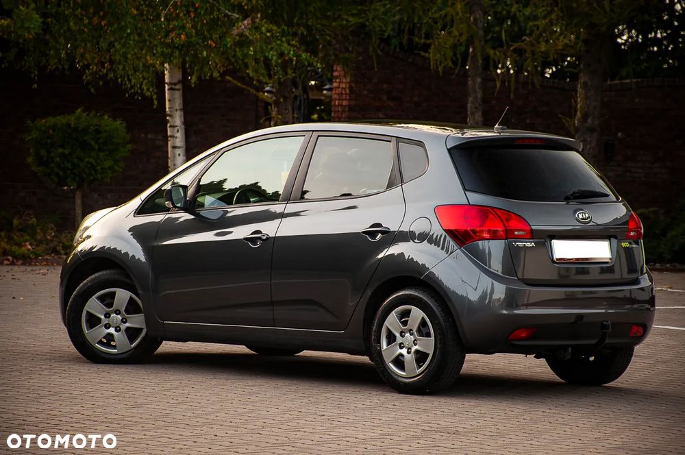Kia Venga - 17