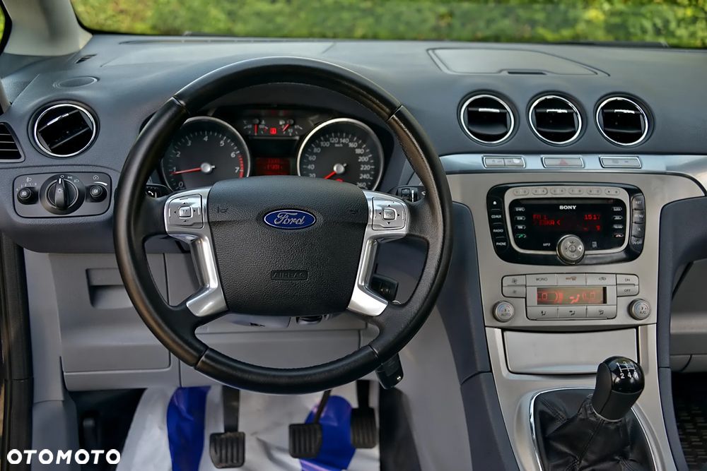 Ford S-Max - 31