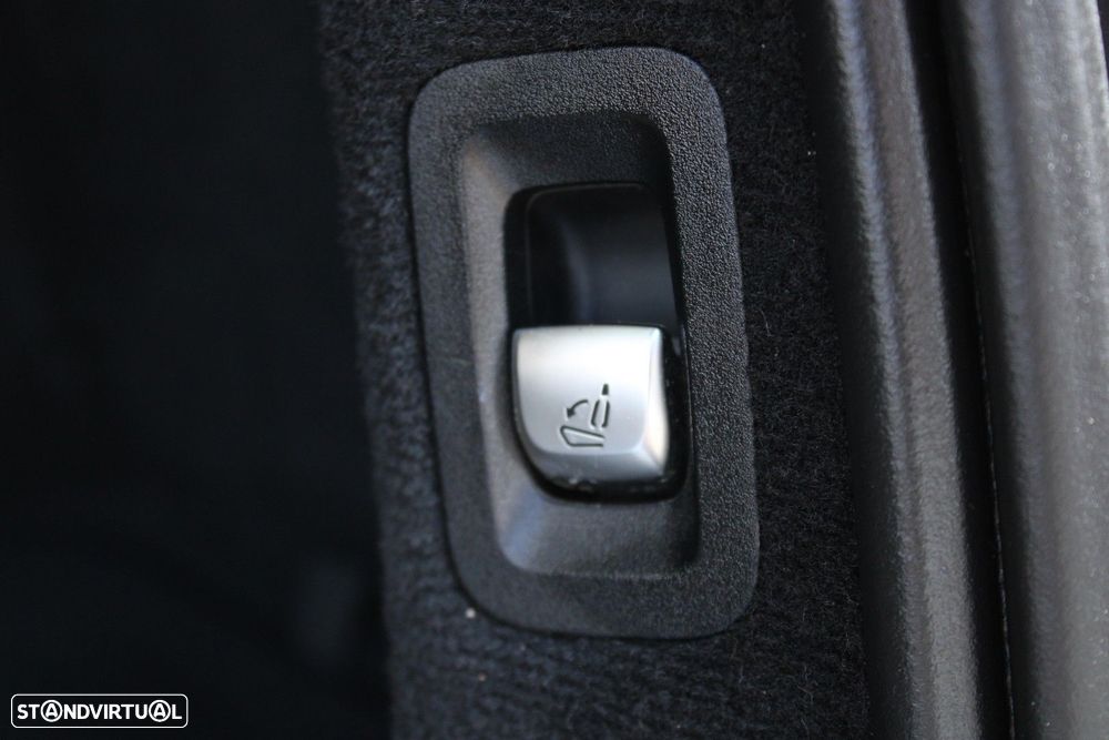 Mercedes-Benz C 180 Avantgarde Aut. - 51