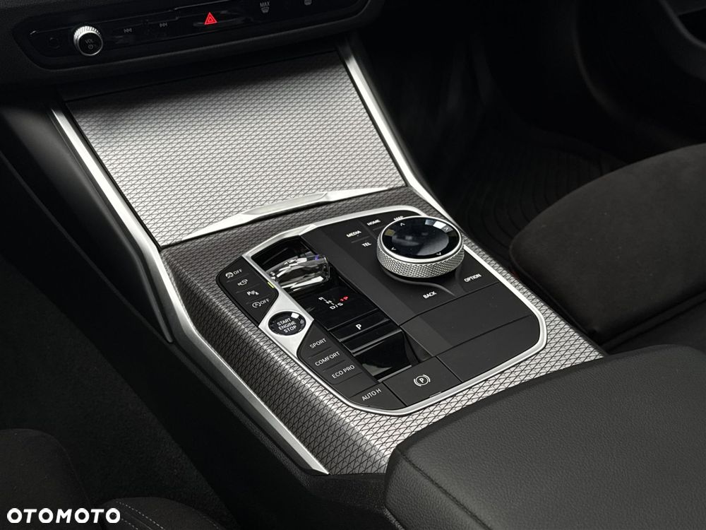 BMW Seria 3 M340i xDrive mHEV sport - 16