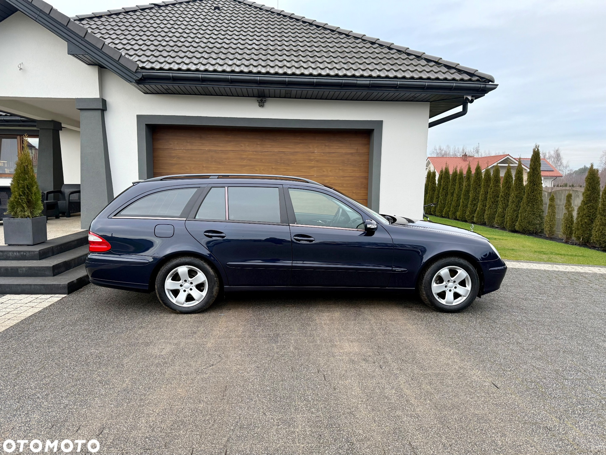 Mercedes-Benz Klasa E 240 T Classic - 15