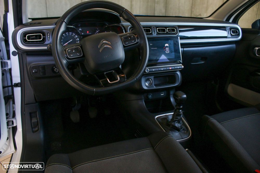 Citroën C3 1.2 PureTech Shine - 33