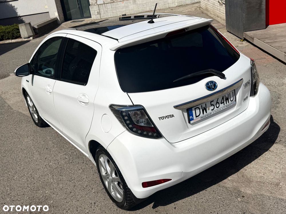 Toyota Yaris Hybrid 100 Dynamic - 3