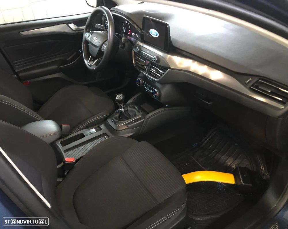 Ford Focus SW 1.0 EcoBoost Business - 10
