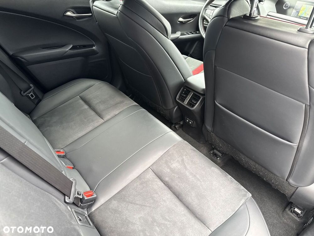 Lexus UX - 22