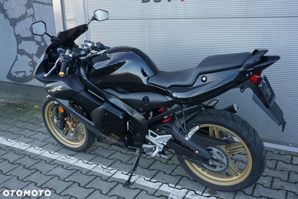 Yamaha TZR - 21