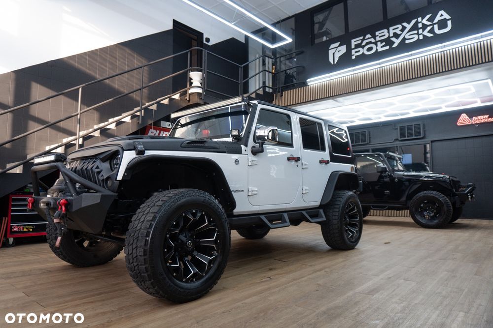 Jeep Wrangler 3.6 Unlim Sahara - 39