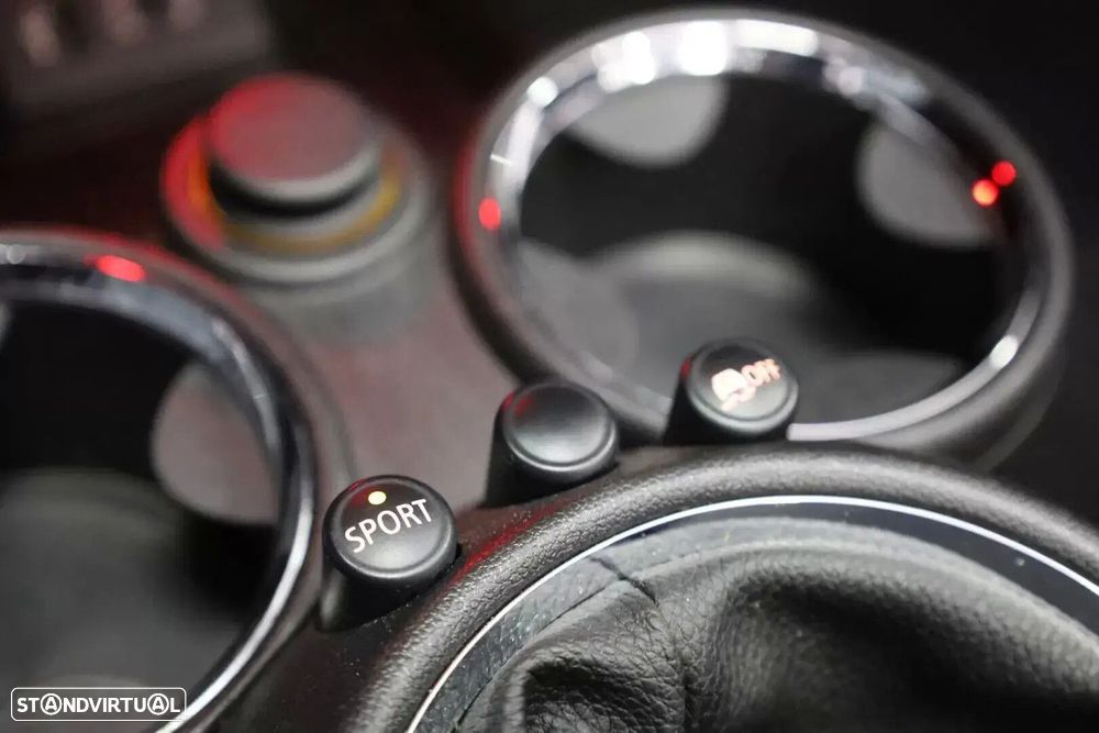 MINI Cabrio John Cooper Works Auto - 33