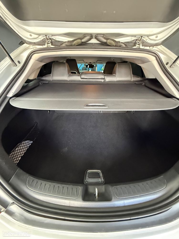 Mercedes-Benz CLA 180 d Shooting Brake AMG Line - 5