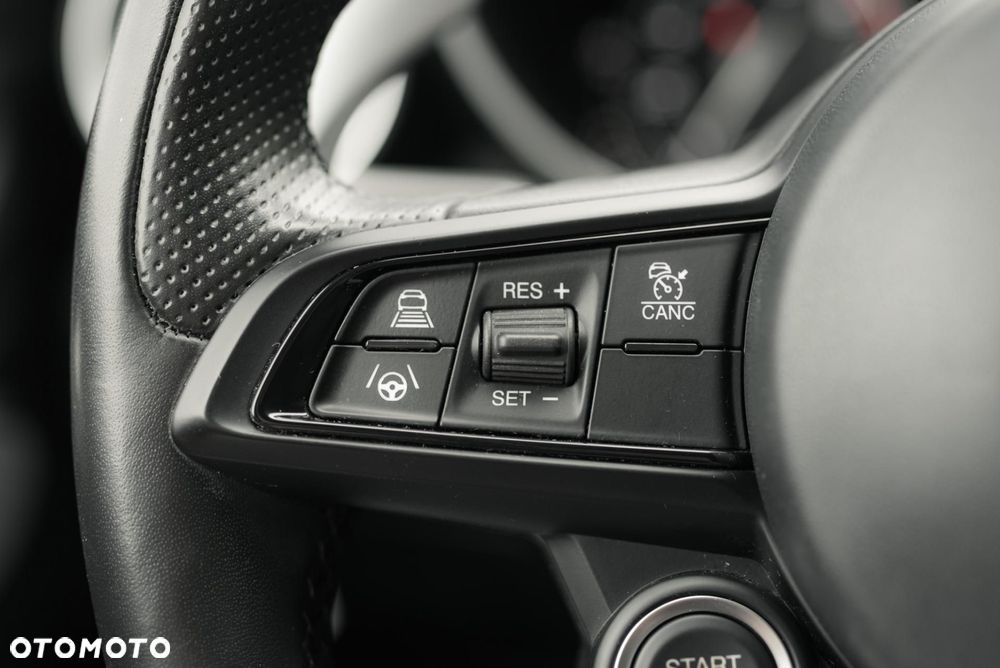 Alfa Romeo Giulia 2.0 Turbo Veloce Q4 - 26