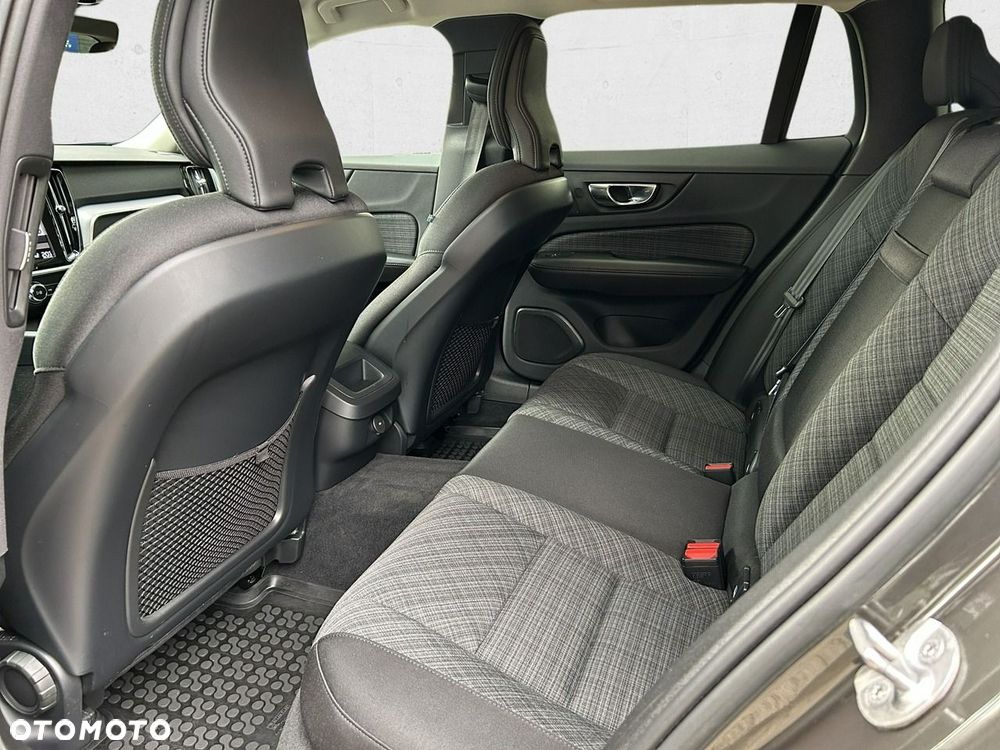 Volvo V90 Cross Country - 22