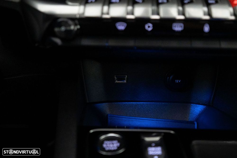 Peugeot 3008 1.6 Hybrid4 GT e-EAT8 - 29