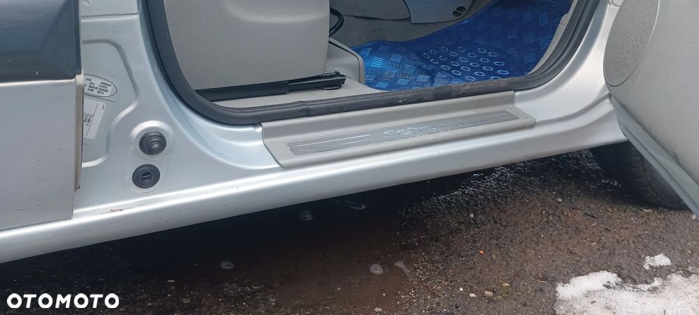 Renault Scenic 2.0 16V Alize - 23