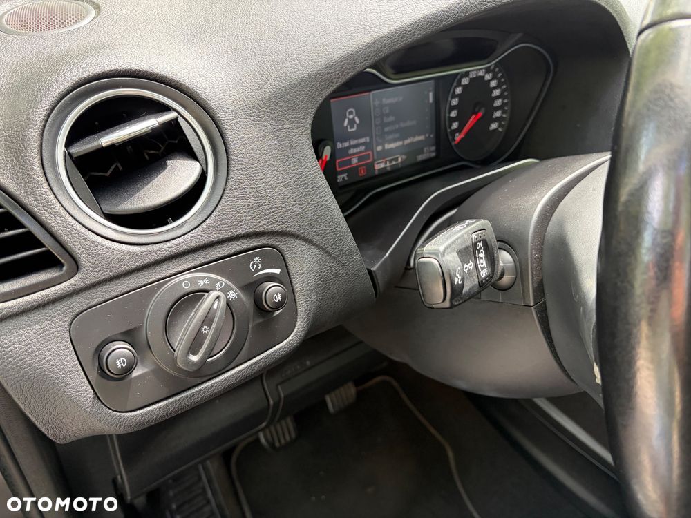 Ford S-Max - 11