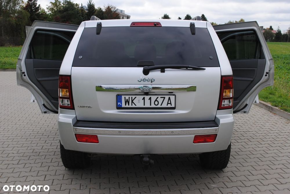 Jeep Grand Cherokee - 28