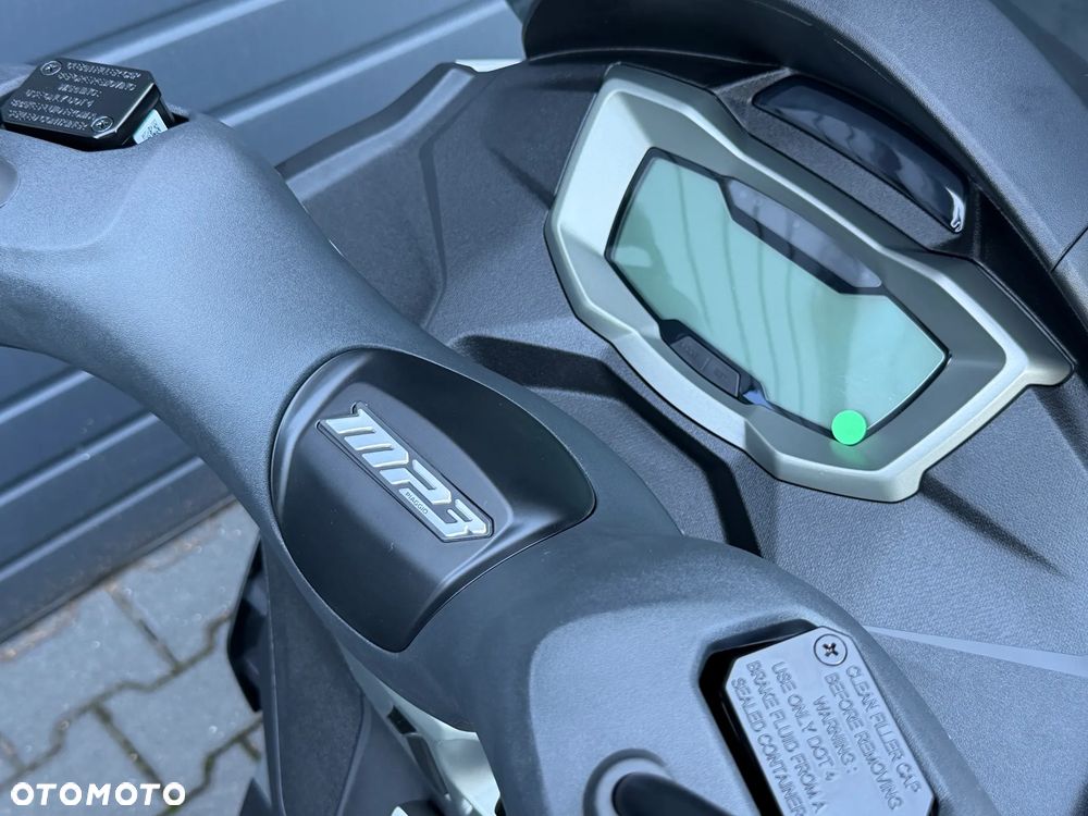 Piaggio MP-3 - 5