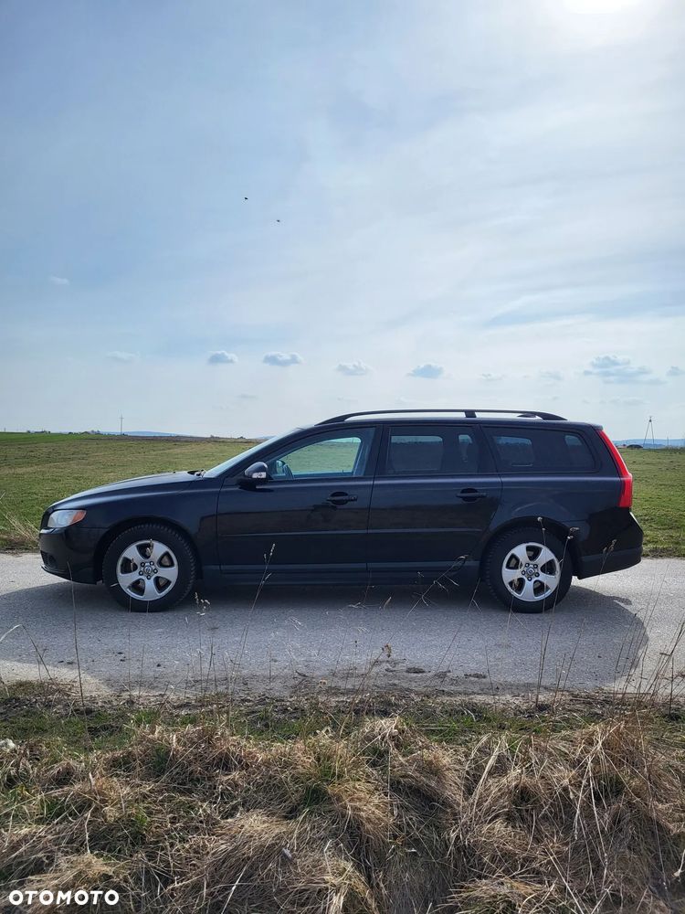 Volvo V70 2.4D Momentum - 3