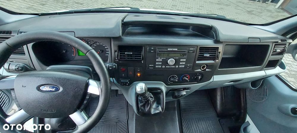 Ford Transit - 12
