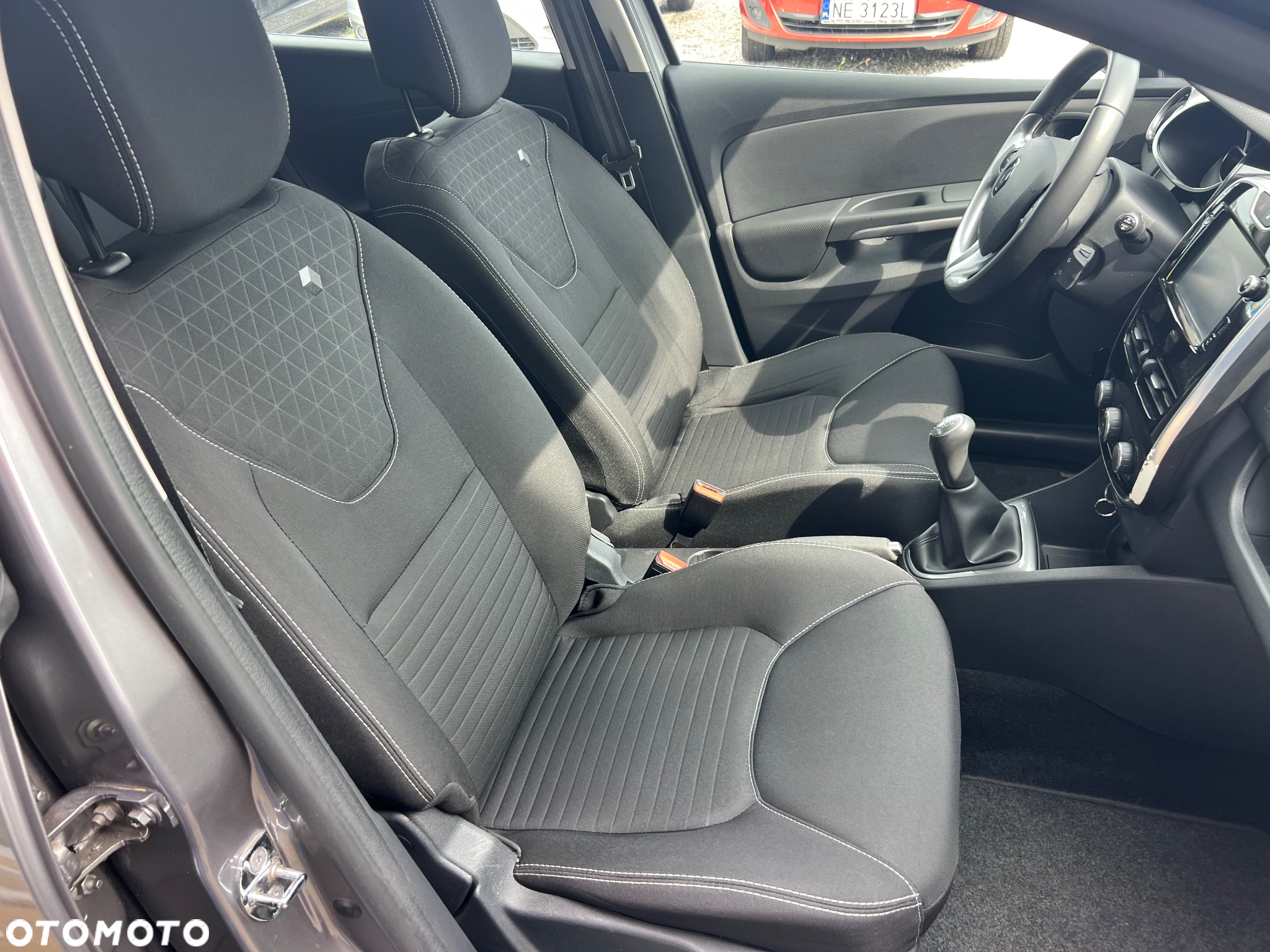 Renault Clio 0.9 Energy TCe Limited - 15