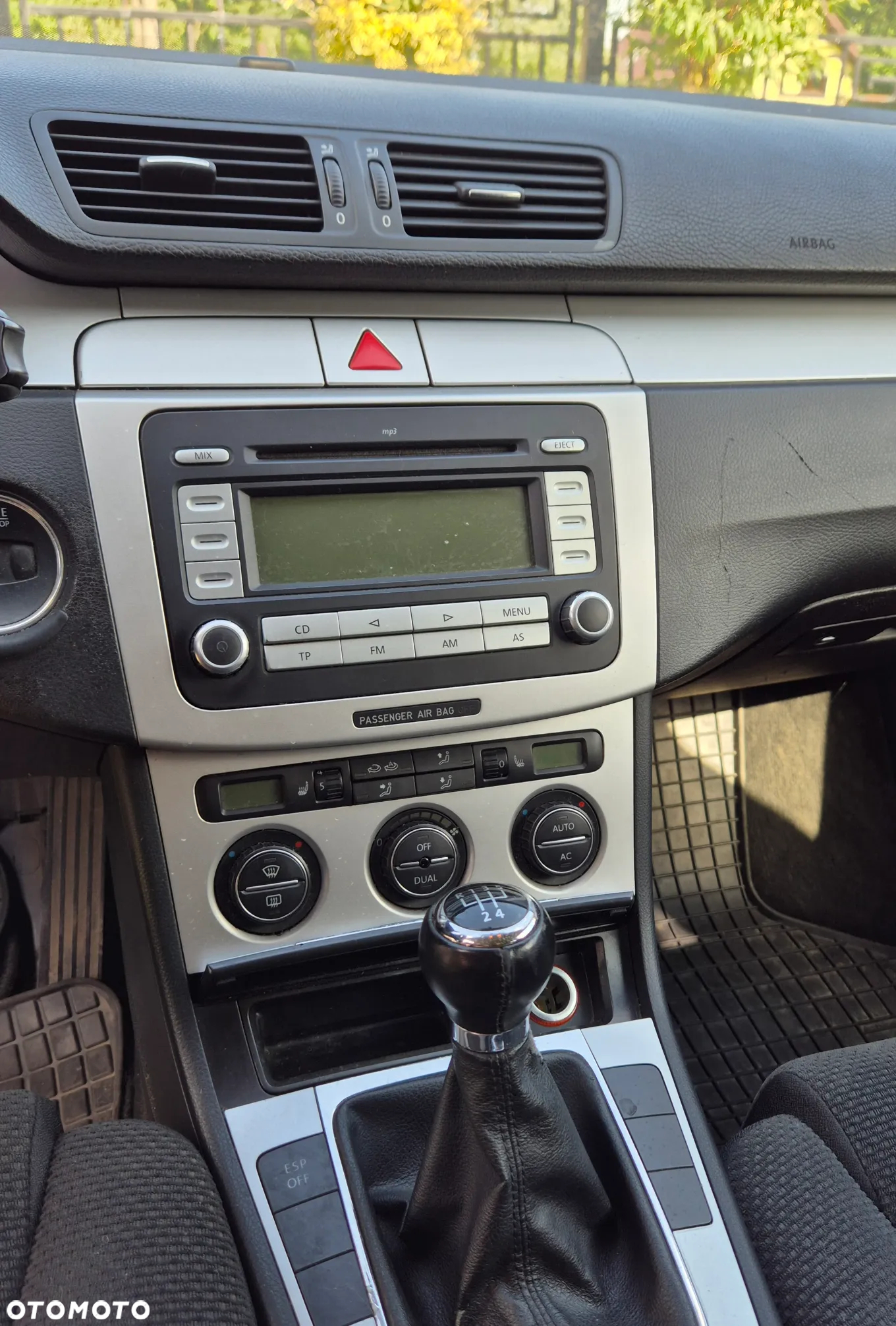 Volkswagen Passat 1.9 TDI Comfortline - 6