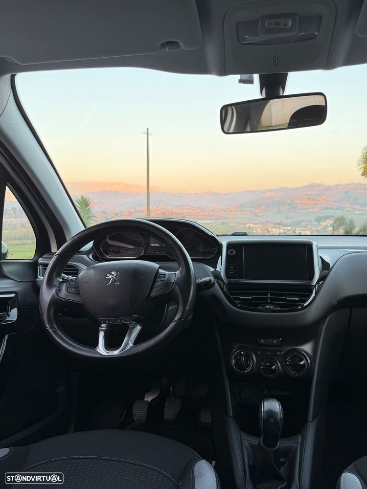 Peugeot 208 82 VTI Style - 12