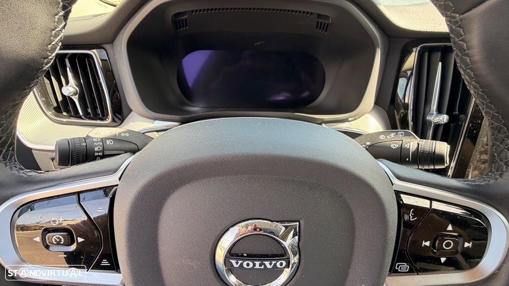 Volvo XC 60 2.0 T6 PHEV Black Edition AWD - 24